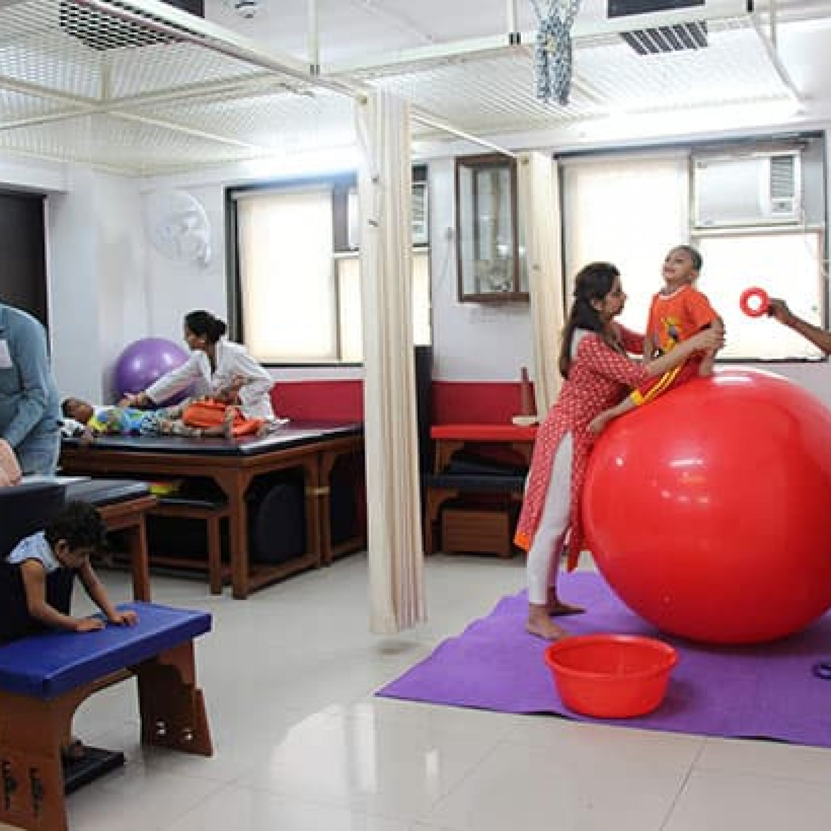 01_we_offer_a_fully_equipped_physiotherapy_center 01_we_offer_a_fully_equipped_physiotherapy_center